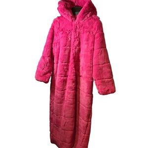 BRAND NEW!!! Fashion Nova Hooded Faux Fur Coat in Hot Pink
